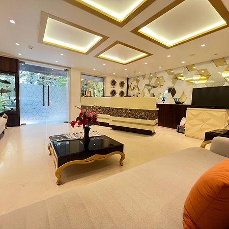 Hotel Supreme - Cuffe Parade Mumbai Exteriör bild