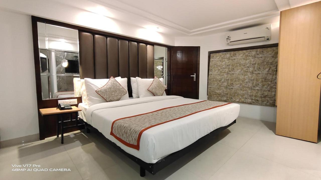 Hotel Supreme - Cuffe Parade Mumbai Exteriör bild