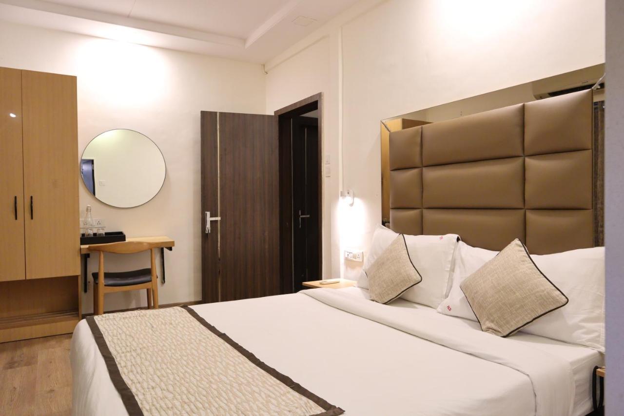 Hotel Supreme - Cuffe Parade Mumbai Exteriör bild