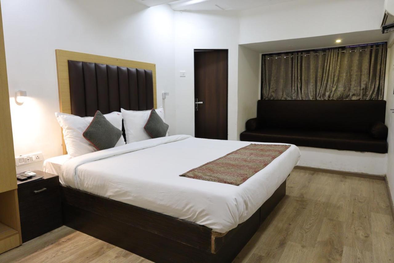 Hotel Supreme - Cuffe Parade Mumbai Exteriör bild