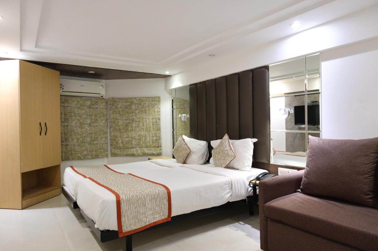Hotel Supreme - Cuffe Parade Mumbai Exteriör bild