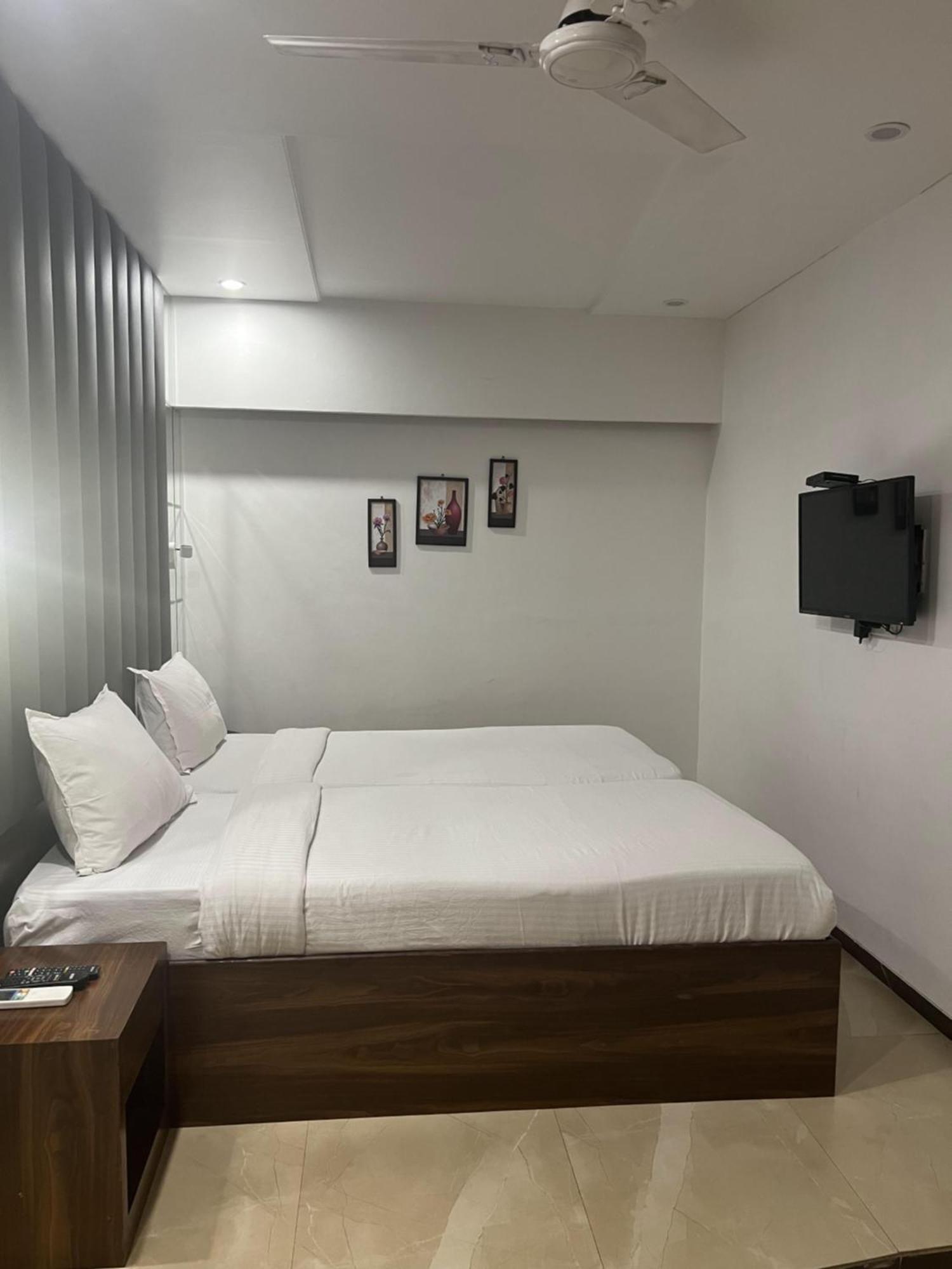 Hotel Supreme - Cuffe Parade Mumbai Exteriör bild