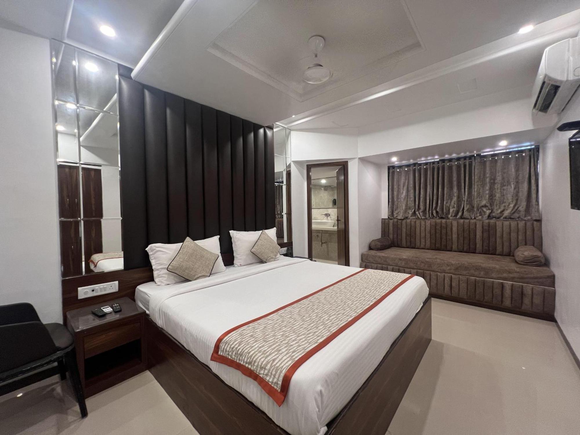 Hotel Supreme - Cuffe Parade Mumbai Exteriör bild