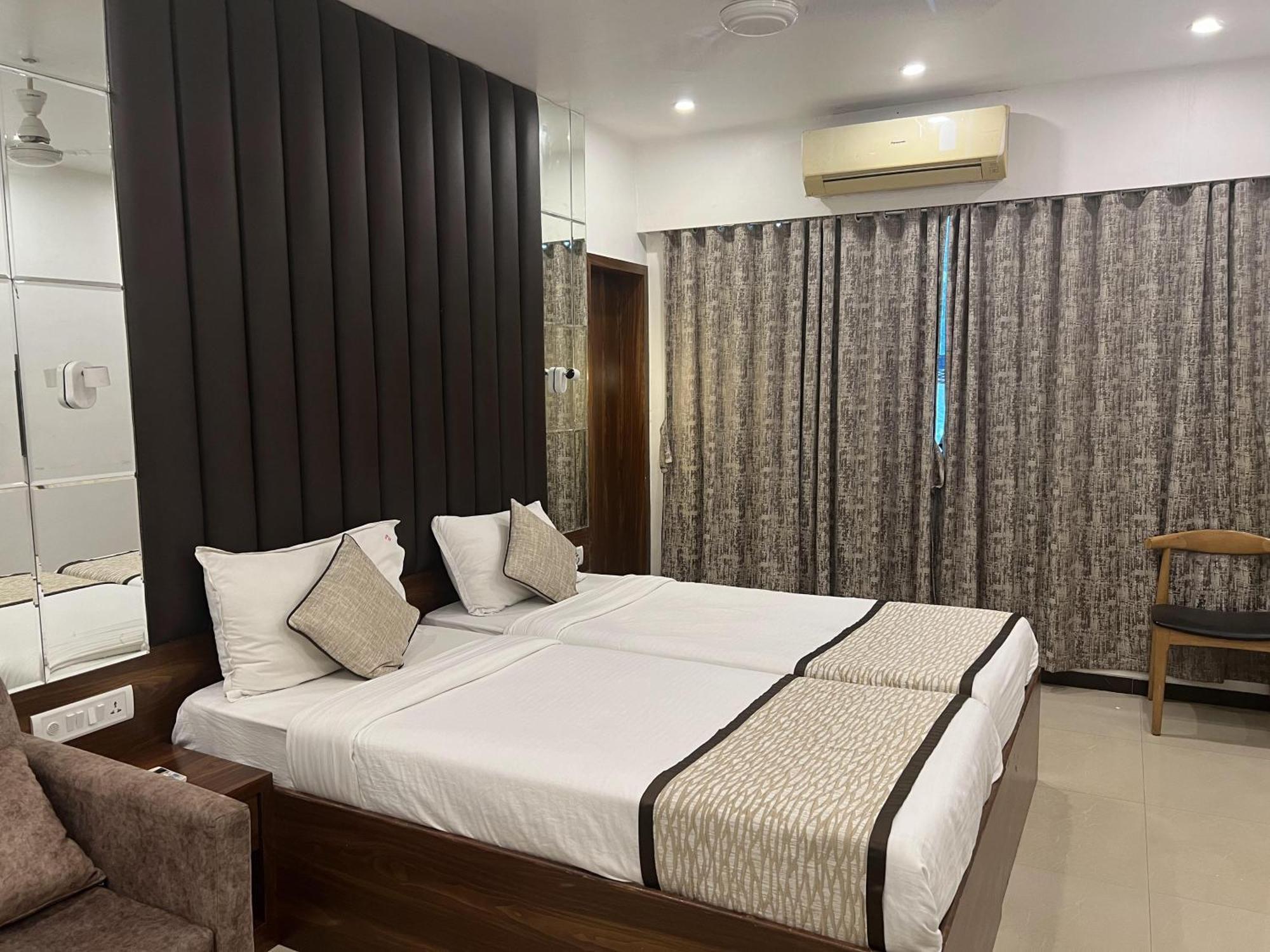 Hotel Supreme - Cuffe Parade Mumbai Exteriör bild