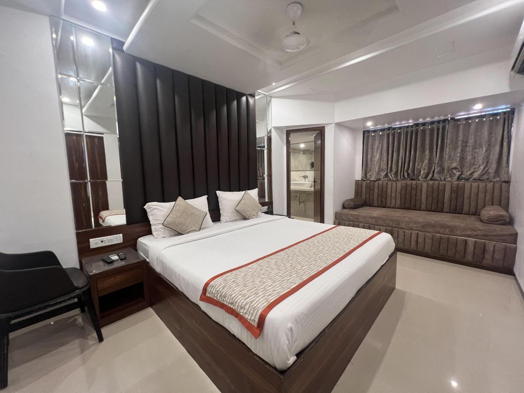 Hotel Supreme - Cuffe Parade Mumbai Exteriör bild