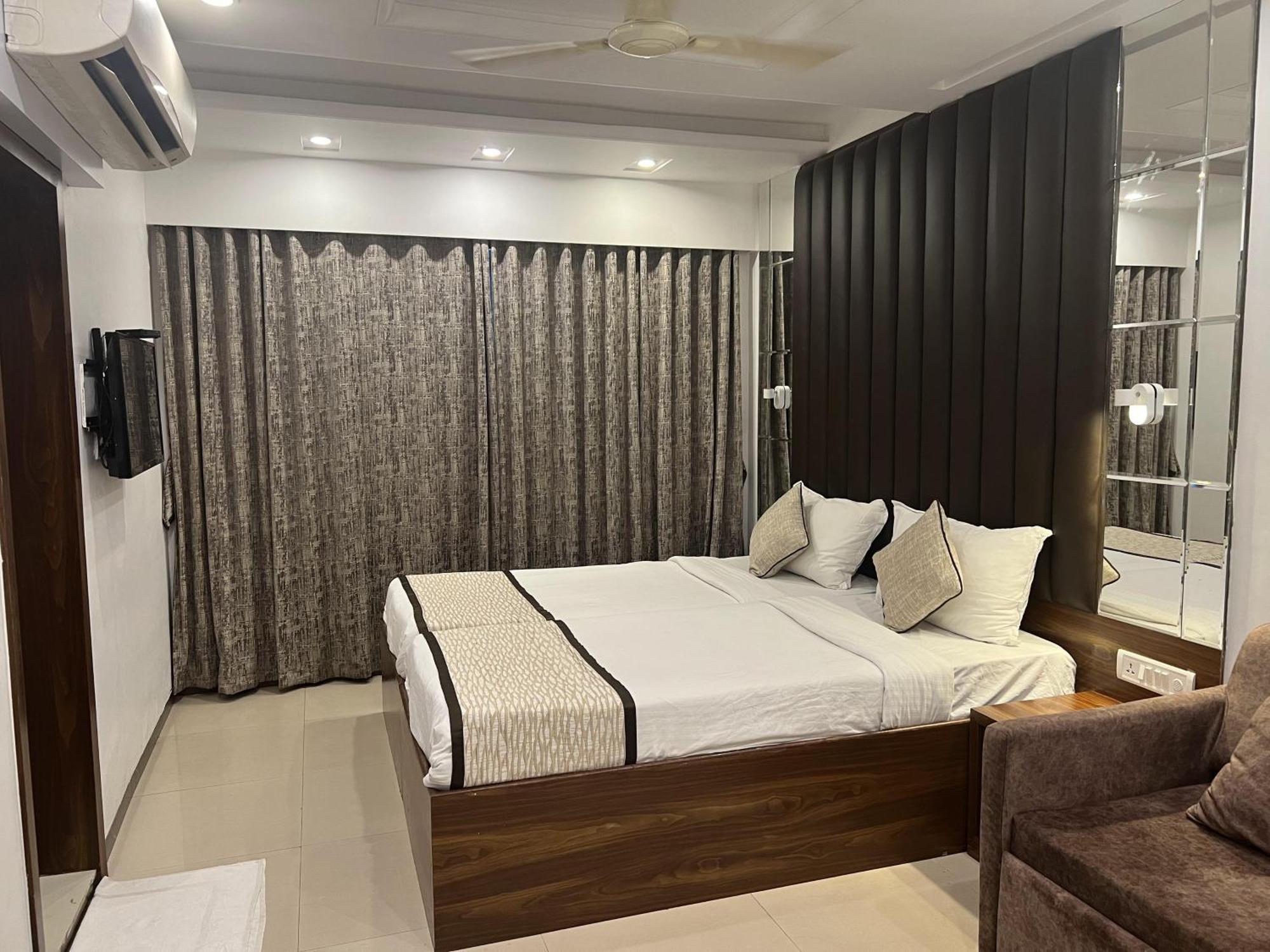 Hotel Supreme - Cuffe Parade Mumbai Exteriör bild