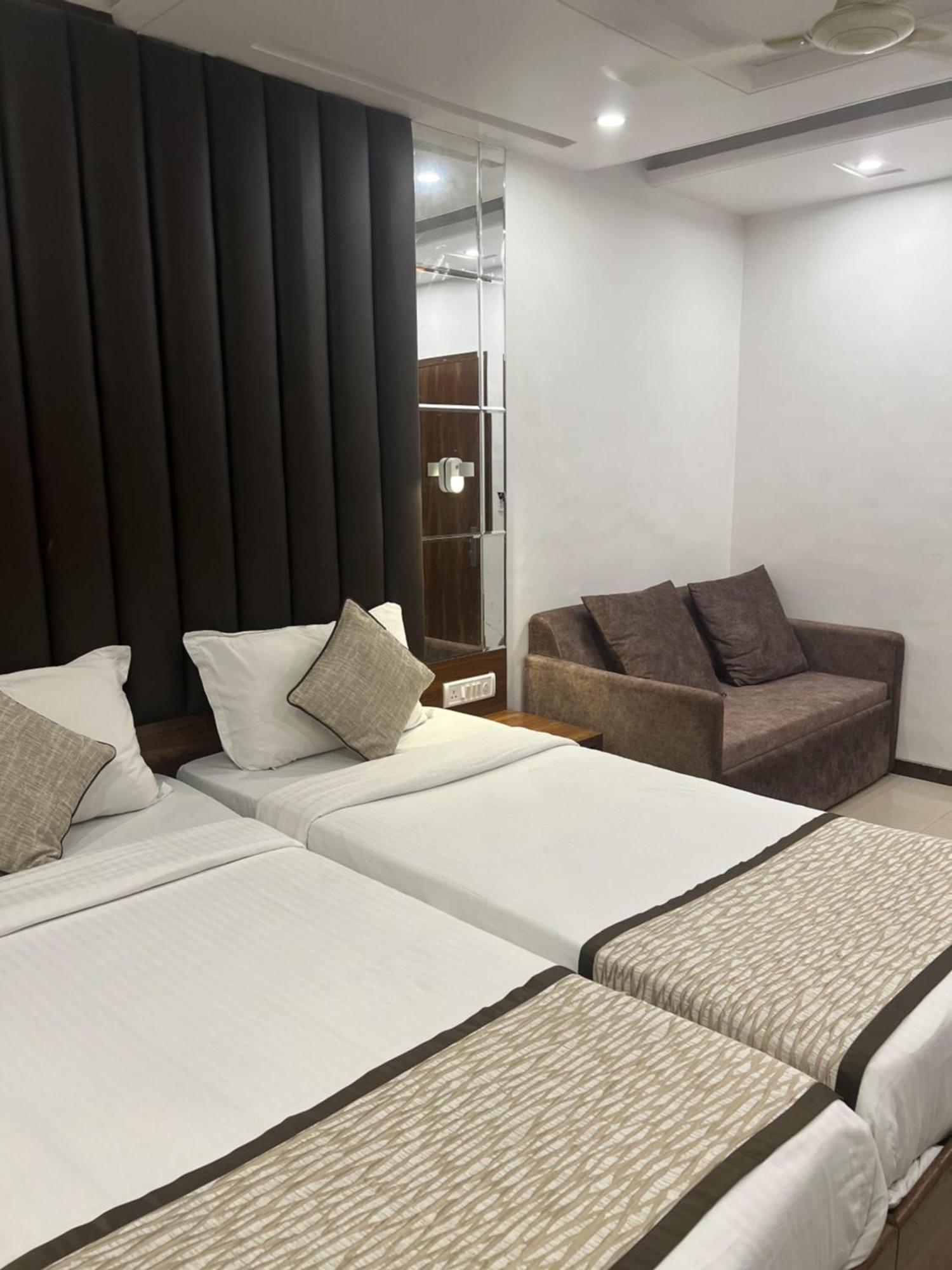 Hotel Supreme - Cuffe Parade Mumbai Exteriör bild