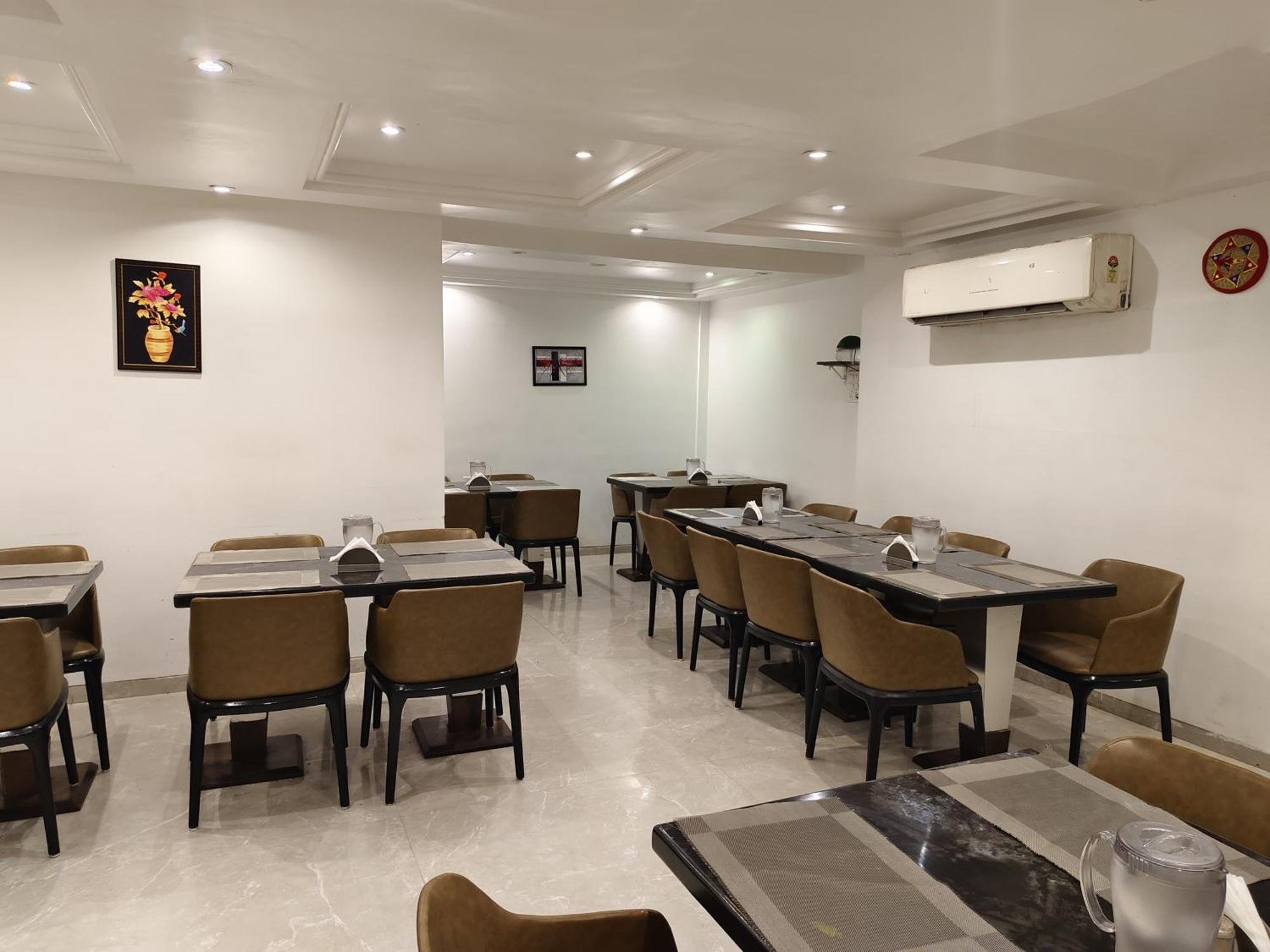 Hotel Supreme - Cuffe Parade Mumbai Exteriör bild