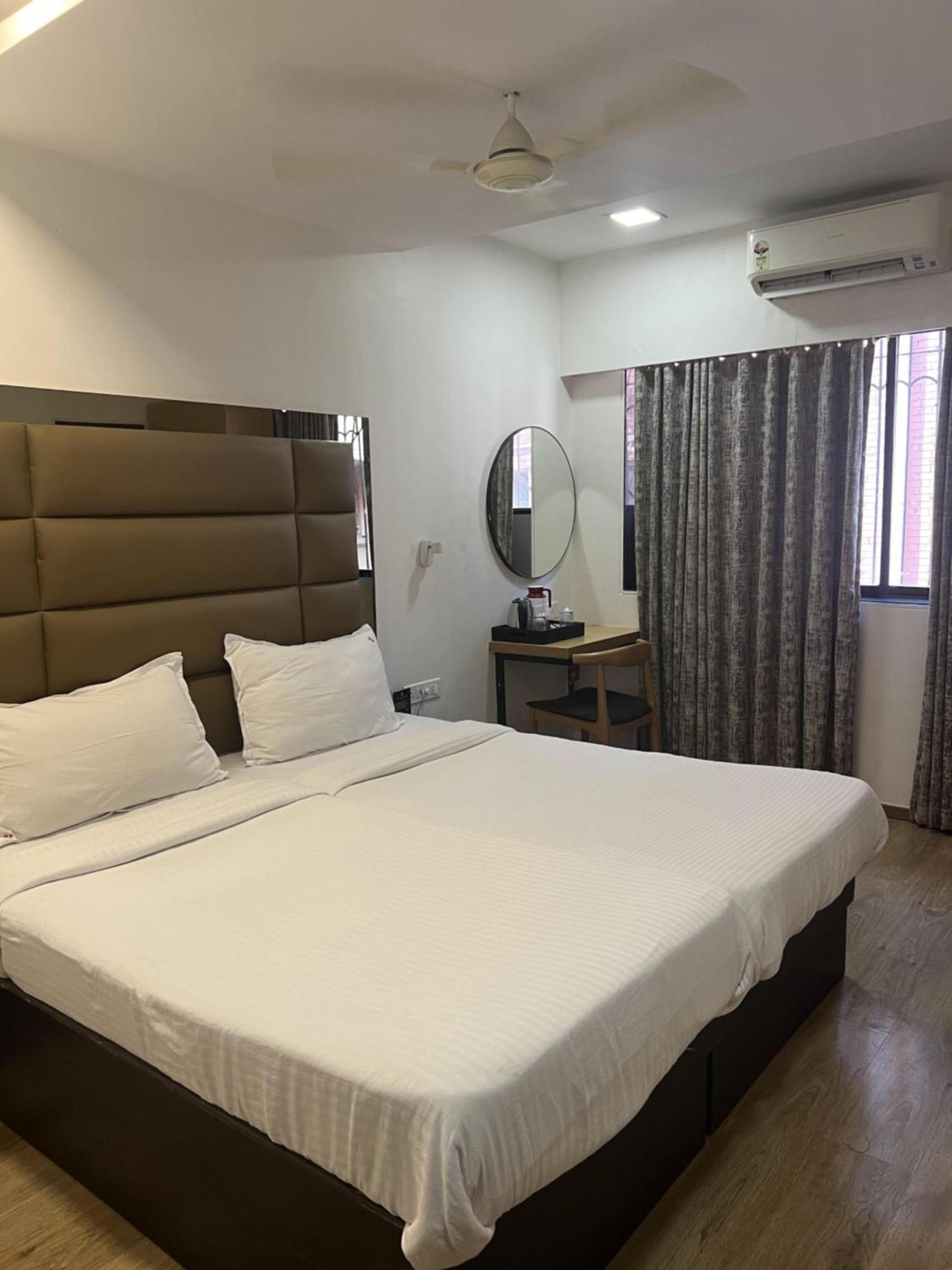 Hotel Supreme - Cuffe Parade Mumbai Exteriör bild