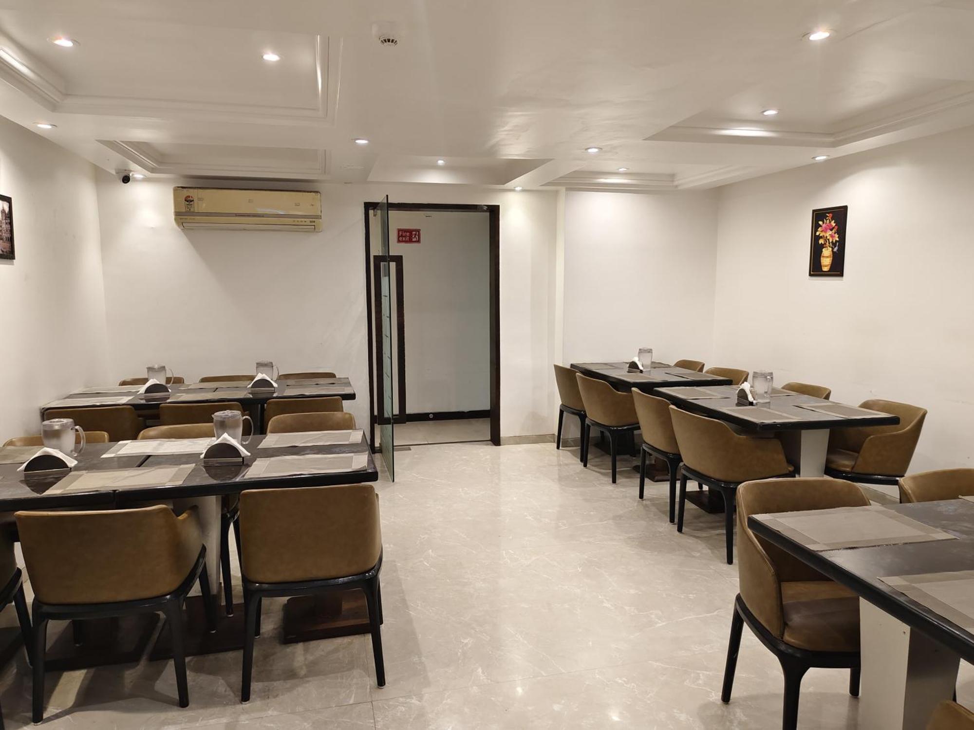 Hotel Supreme - Cuffe Parade Mumbai Exteriör bild