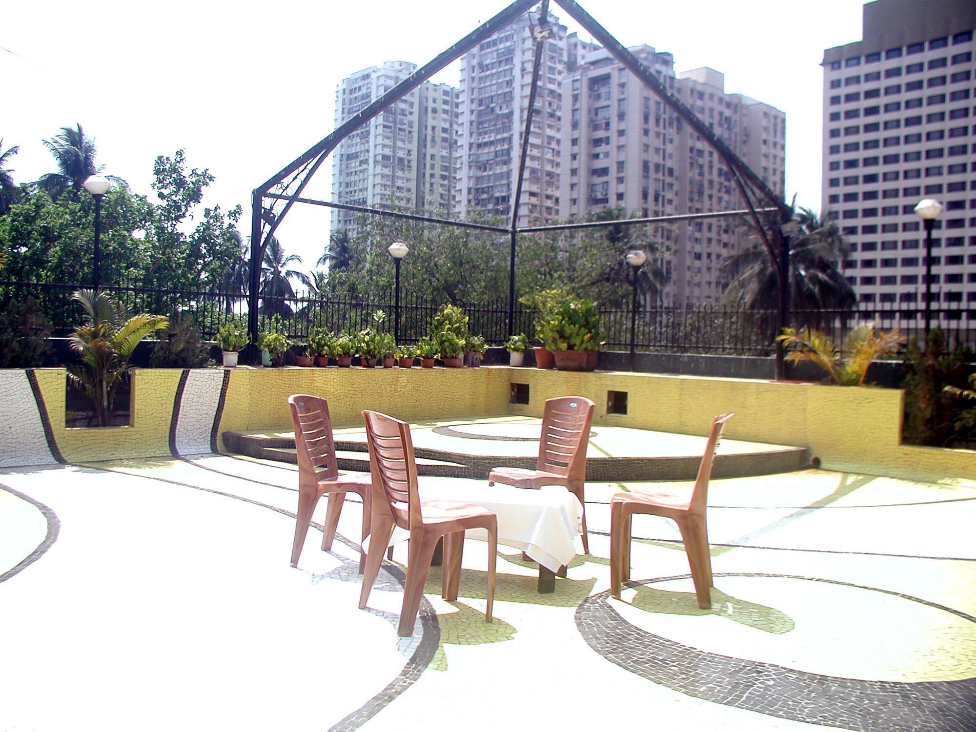 Hotel Supreme - Cuffe Parade Mumbai Exteriör bild